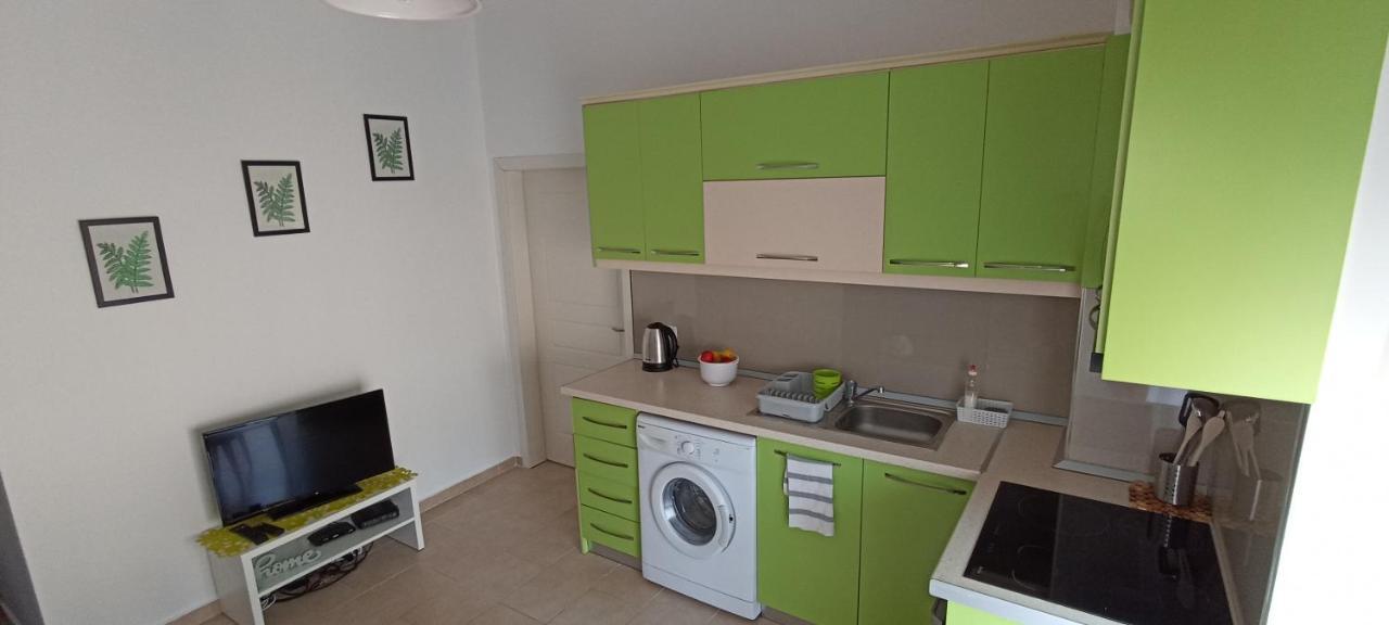 Green * Sarande